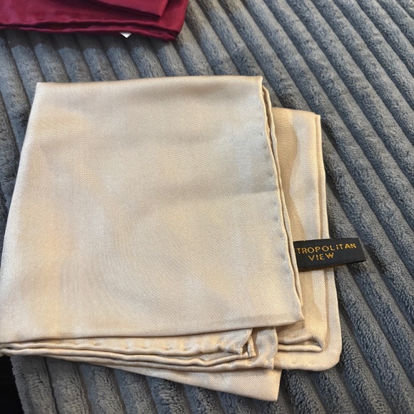 Men’s pocket square - Picture 1 of 1